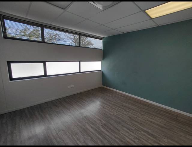 45M² MEDICAL SUITE TO LET IN FOURWAYS